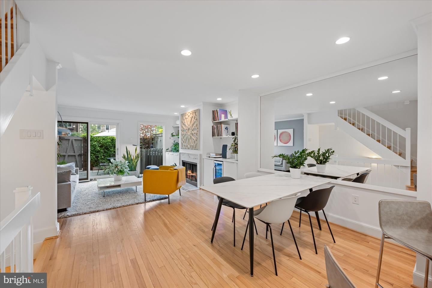 4357 EMBASSY PARK DR NW, WASHINGTON, District Of Columbia 20016, 3 Bedrooms Bedrooms, ,2 BathroomsBathrooms,Residential,For sale,4357 EMBASSY PARK DR NW,DCDC2207022 MLS # DCDC2207022