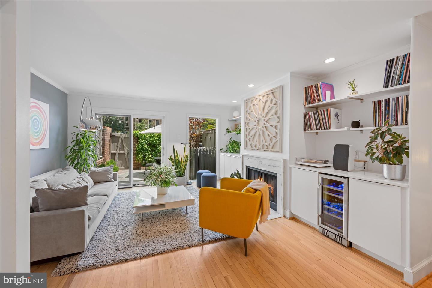 4357 EMBASSY PARK DR NW, WASHINGTON, District Of Columbia 20016, 3 Bedrooms Bedrooms, ,2 BathroomsBathrooms,Residential,For sale,4357 EMBASSY PARK DR NW,DCDC2207022 MLS # DCDC2207022