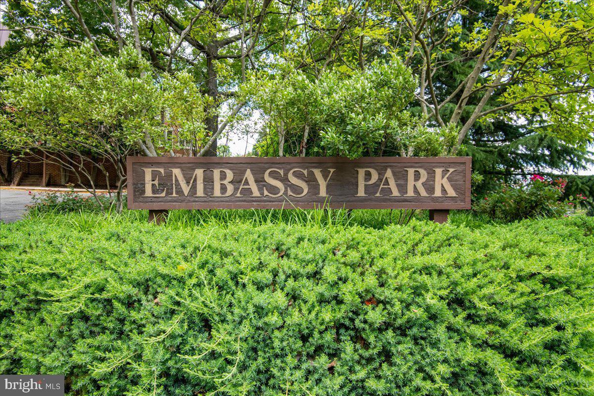 4357 EMBASSY PARK DR NW, WASHINGTON, District Of Columbia 20016, 3 Bedrooms Bedrooms, ,2 BathroomsBathrooms,Residential,For sale,4357 EMBASSY PARK DR NW,DCDC2207022 MLS # DCDC2207022