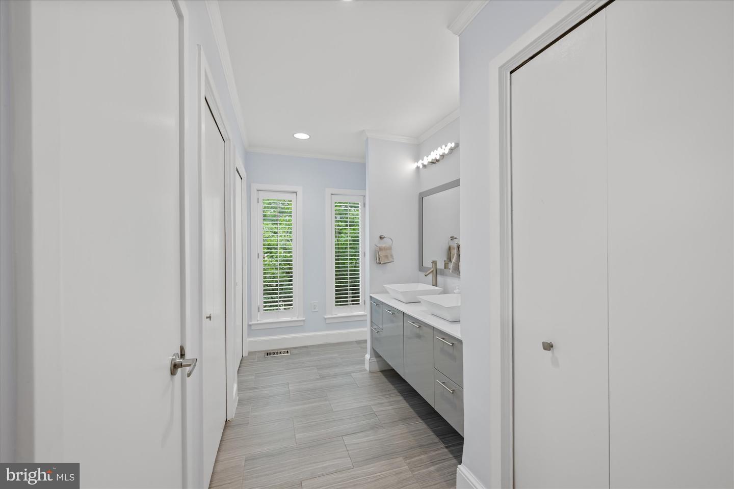 4357 EMBASSY PARK DR NW, WASHINGTON, District Of Columbia 20016, 3 Bedrooms Bedrooms, ,2 BathroomsBathrooms,Residential,For sale,4357 EMBASSY PARK DR NW,DCDC2207022 MLS # DCDC2207022