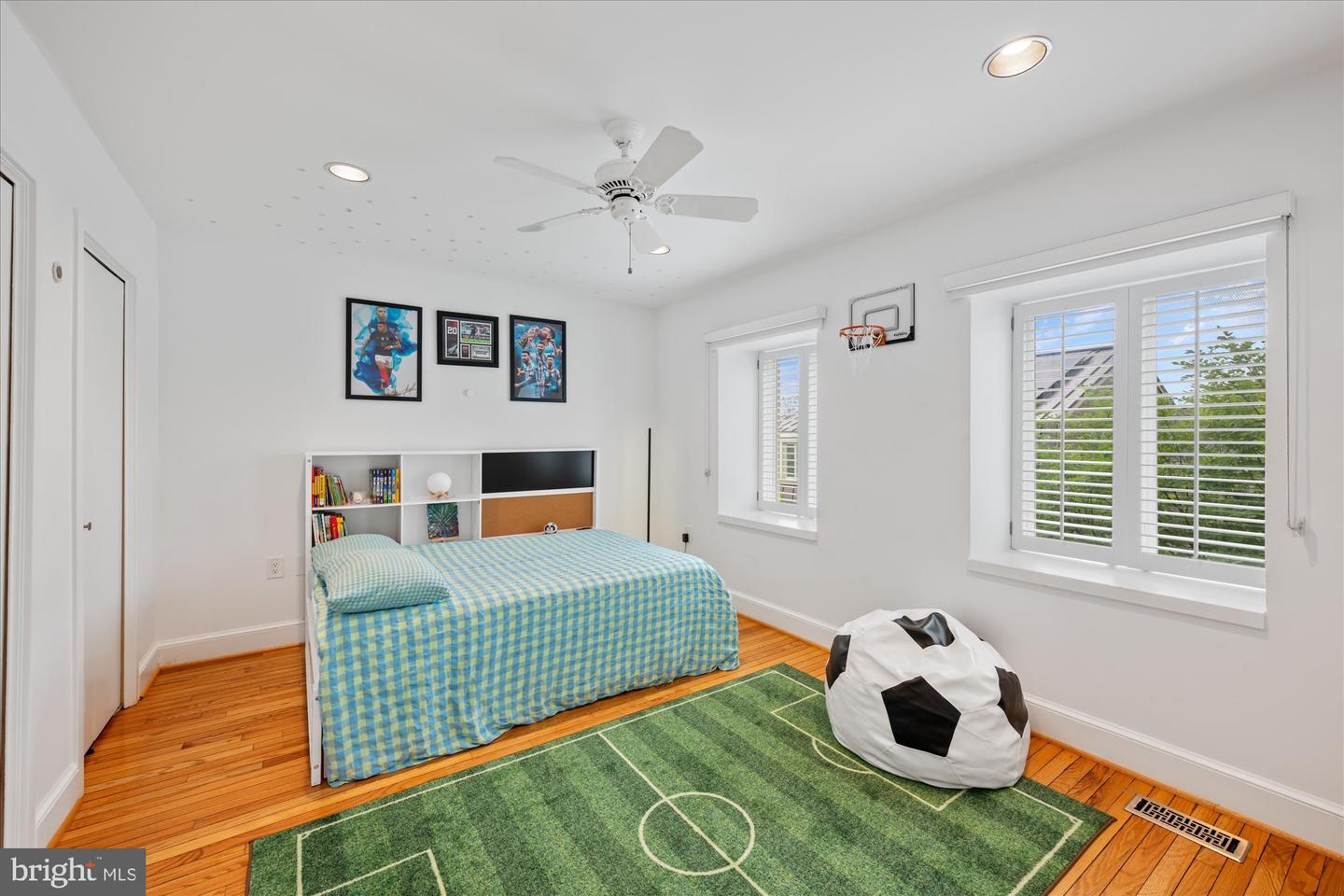 4357 EMBASSY PARK DR NW, WASHINGTON, District Of Columbia 20016, 3 Bedrooms Bedrooms, ,2 BathroomsBathrooms,Residential,For sale,4357 EMBASSY PARK DR NW,DCDC2207022 MLS # DCDC2207022