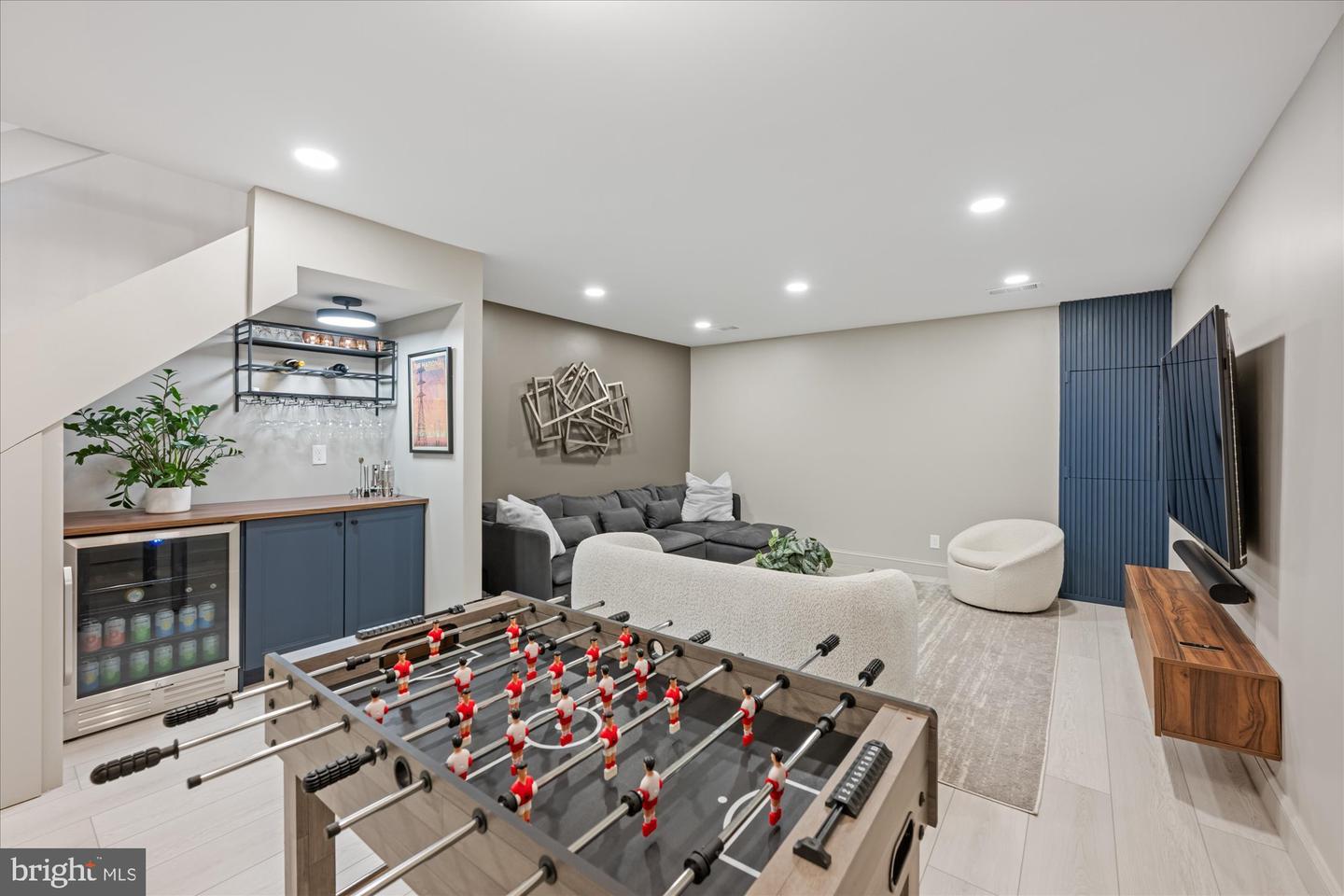 4357 EMBASSY PARK DR NW, WASHINGTON, District Of Columbia 20016, 3 Bedrooms Bedrooms, ,2 BathroomsBathrooms,Residential,For sale,4357 EMBASSY PARK DR NW,DCDC2207022 MLS # DCDC2207022