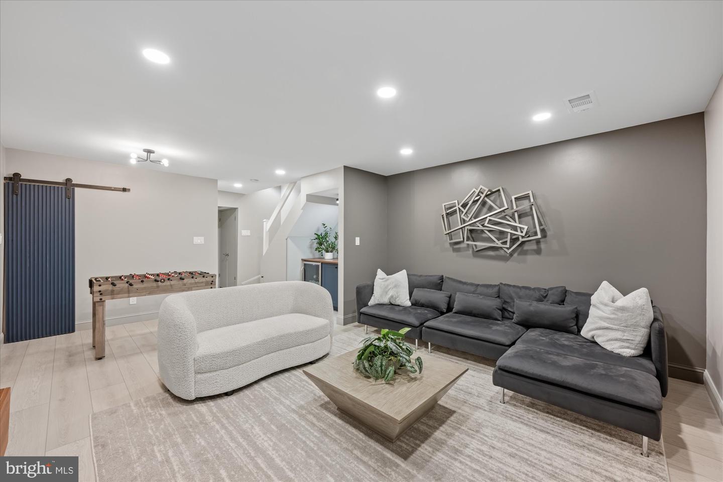 4357 EMBASSY PARK DR NW, WASHINGTON, District Of Columbia 20016, 3 Bedrooms Bedrooms, ,2 BathroomsBathrooms,Residential,For sale,4357 EMBASSY PARK DR NW,DCDC2207022 MLS # DCDC2207022