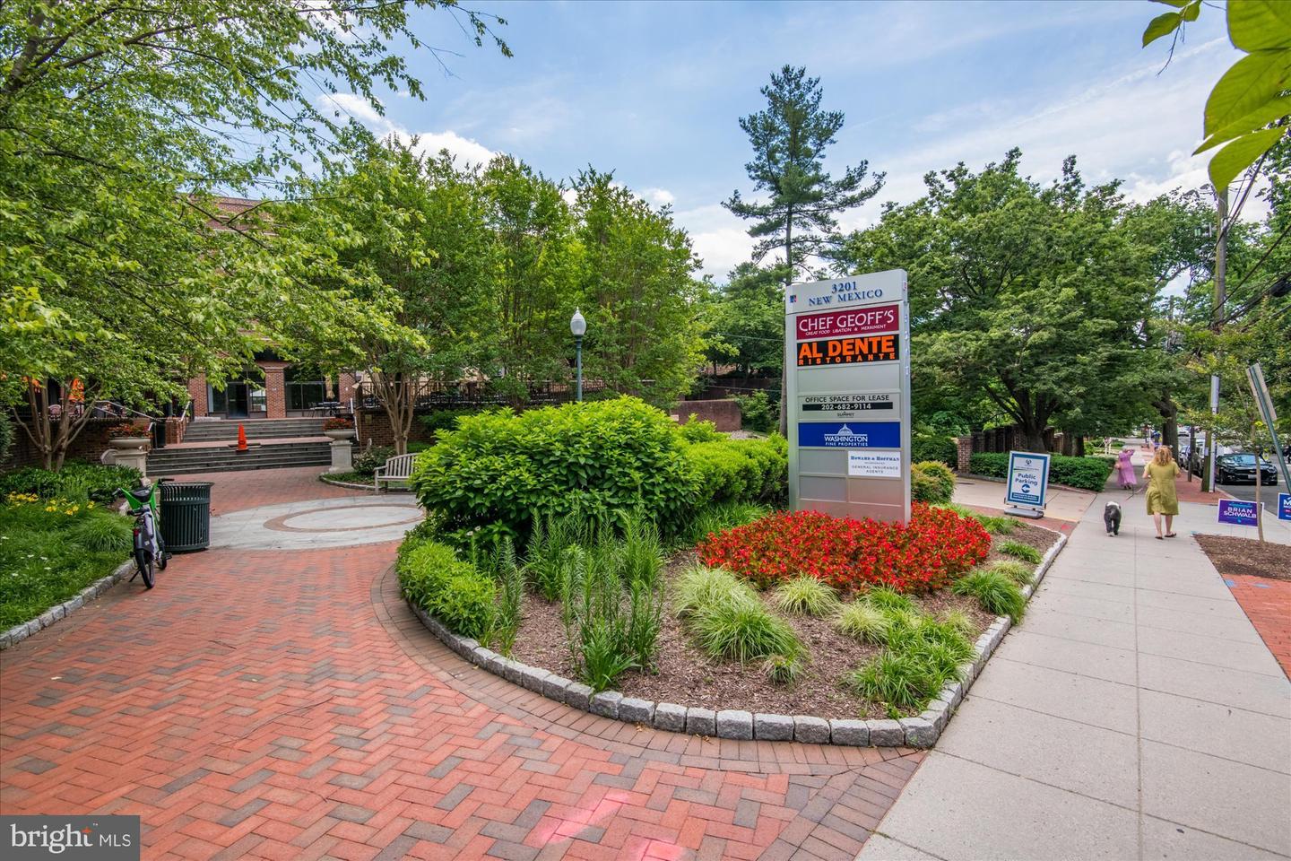 4357 EMBASSY PARK DR NW, WASHINGTON, District Of Columbia 20016, 3 Bedrooms Bedrooms, ,2 BathroomsBathrooms,Residential,For sale,4357 EMBASSY PARK DR NW,DCDC2207022 MLS # DCDC2207022