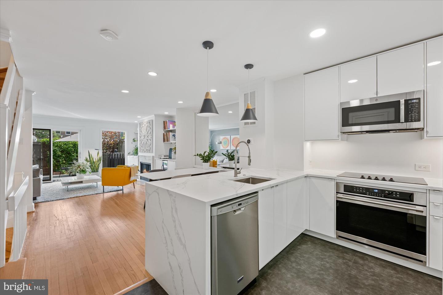4357 EMBASSY PARK DR NW, WASHINGTON, District Of Columbia 20016, 3 Bedrooms Bedrooms, ,2 BathroomsBathrooms,Residential,For sale,4357 EMBASSY PARK DR NW,DCDC2207022 MLS # DCDC2207022