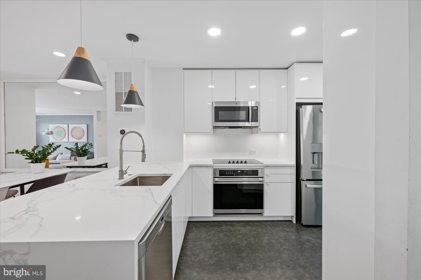 4357 EMBASSY PARK DR NW, WASHINGTON, District Of Columbia 20016, 3 Bedrooms Bedrooms, ,2 BathroomsBathrooms,Residential,For sale,4357 EMBASSY PARK DR NW,DCDC2207022 MLS # DCDC2207022
