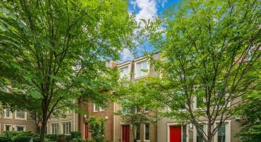 4357 EMBASSY PARK DR NW, WASHINGTON, District Of Columbia 20016, 3 Bedrooms Bedrooms, ,2 BathroomsBathrooms,Residential,For sale,4357 EMBASSY PARK DR NW,DCDC2207022 MLS # DCDC2207022
