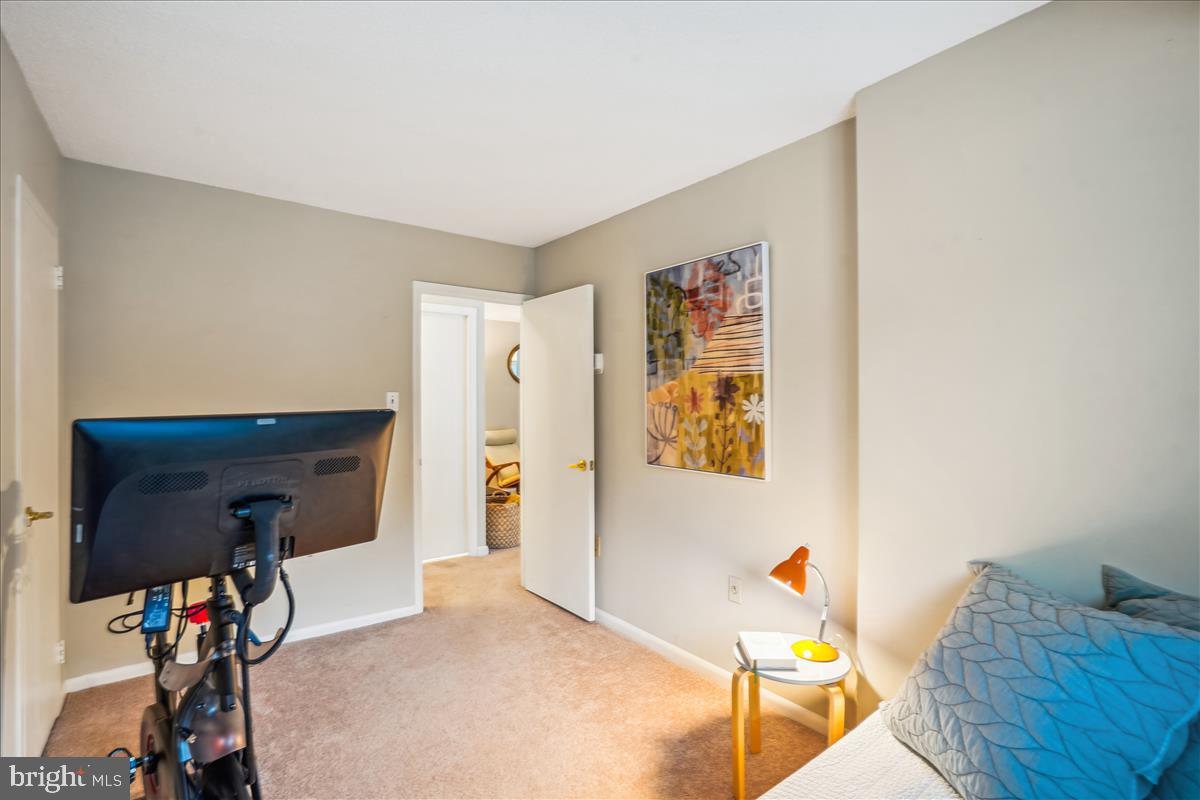 2500 N VAN DORN #326, ALEXANDRIA, Virginia 22302, 2 Bedrooms Bedrooms, ,1 BathroomBathrooms,Residential,For sale,2500 N VAN DORN #326,VAAX2046820 MLS # VAAX2046820