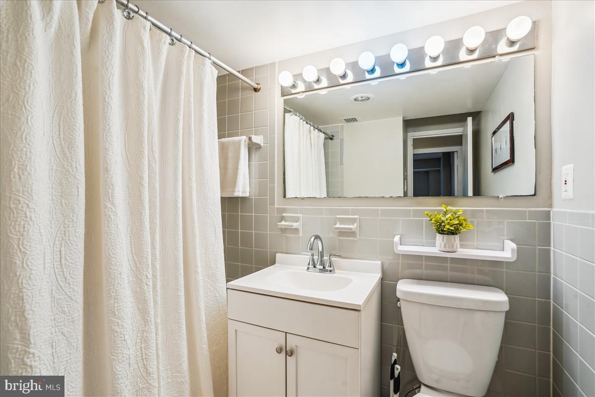 2500 N VAN DORN #326, ALEXANDRIA, Virginia 22302, 2 Bedrooms Bedrooms, ,1 BathroomBathrooms,Residential,For sale,2500 N VAN DORN #326,VAAX2046820 MLS # VAAX2046820