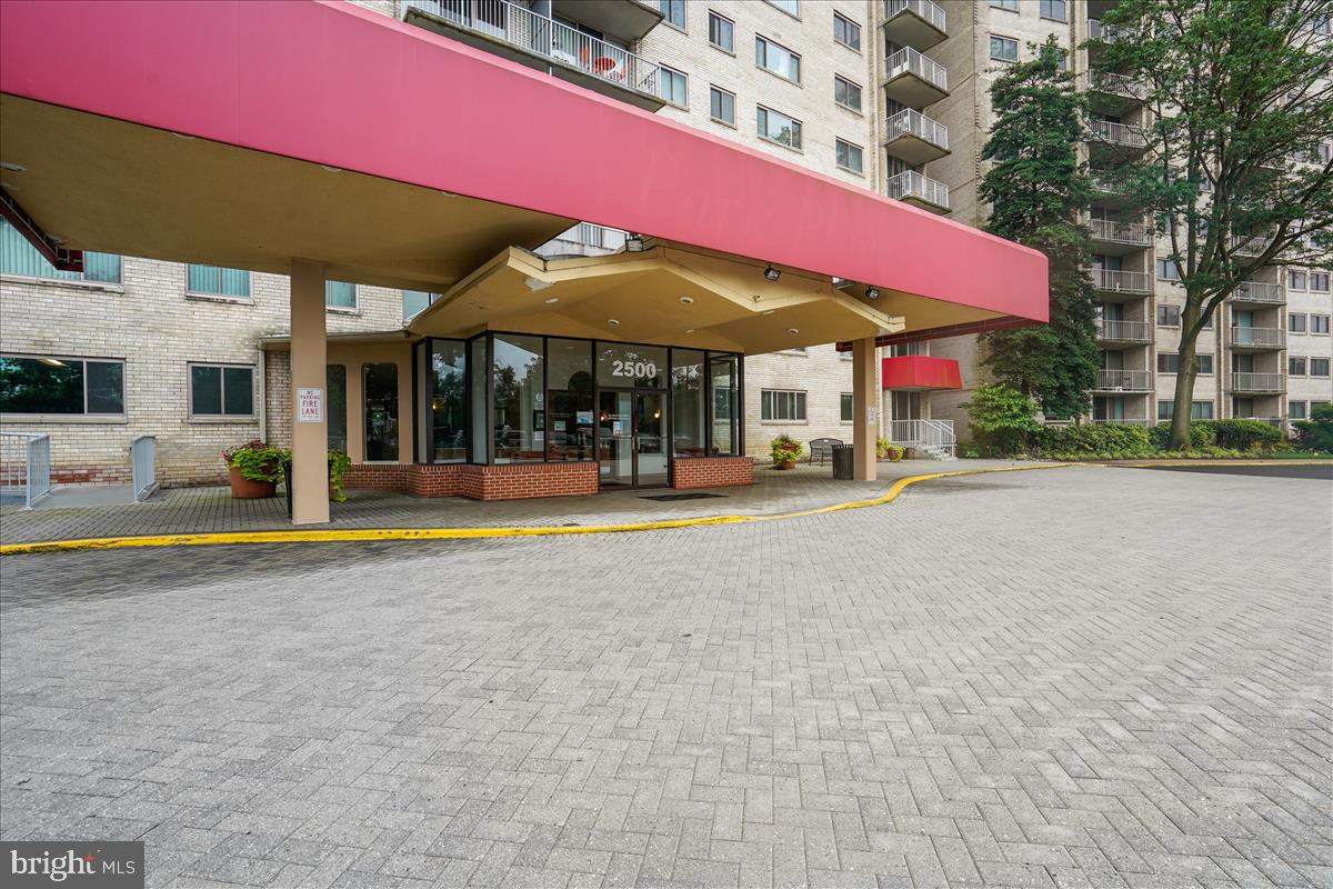 2500 N VAN DORN #326, ALEXANDRIA, Virginia 22302, 2 Bedrooms Bedrooms, ,1 BathroomBathrooms,Residential,For sale,2500 N VAN DORN #326,VAAX2046820 MLS # VAAX2046820