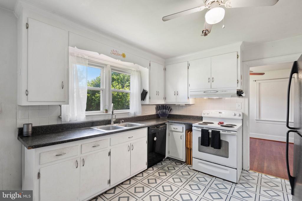 130 MORNINGSIDE DR, CULPEPER, Virginia 22701, 3 Bedrooms Bedrooms, ,2 BathroomsBathrooms,Residential,130 MORNINGSIDE DR,VACU2010836 MLS # VACU2010836