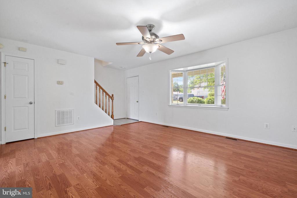 7032 E JUSTIN CT E, WARRENTON, Virginia 20186, 3 Bedrooms Bedrooms, ,2 BathroomsBathrooms,Residential,7032 E JUSTIN CT E,VAFQ2017160 MLS # VAFQ2017160
