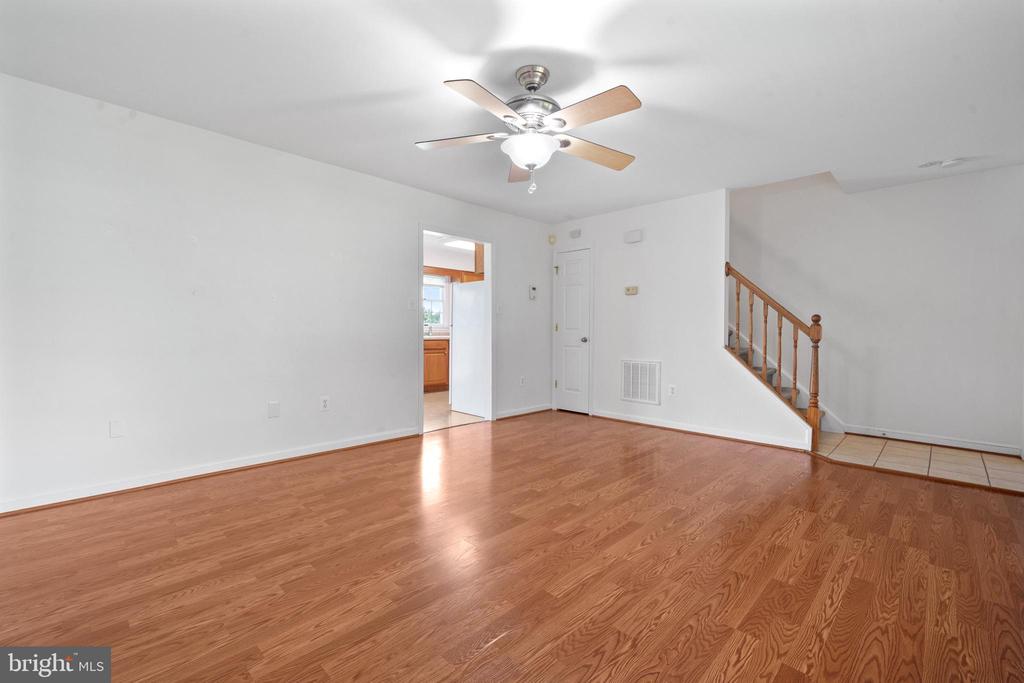 7032 E JUSTIN CT E, WARRENTON, Virginia 20186, 3 Bedrooms Bedrooms, ,2 BathroomsBathrooms,Residential,7032 E JUSTIN CT E,VAFQ2017160 MLS # VAFQ2017160