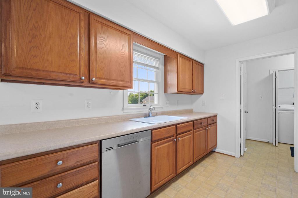 7032 E JUSTIN CT E, WARRENTON, Virginia 20186, 3 Bedrooms Bedrooms, ,2 BathroomsBathrooms,Residential,7032 E JUSTIN CT E,VAFQ2017160 MLS # VAFQ2017160