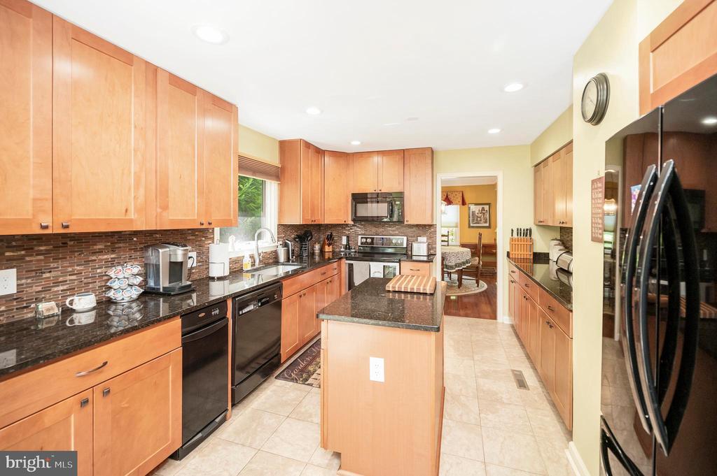 10415 SHAW DR, SPOTSYLVANIA, Virginia 22553, 4 Bedrooms Bedrooms, ,2 BathroomsBathrooms,Residential,10415 SHAW DR,VASP2034128 MLS # VASP2034128