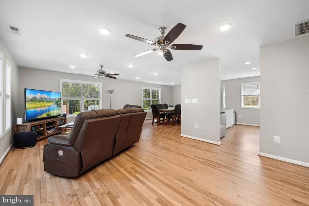 7002 WILD TURKEY DR, SPOTSYLVANIA, Virginia 22553, 4 Bedrooms Bedrooms, ,2 BathroomsBathrooms,Residential,7002 WILD TURKEY DR,VASP2034238 MLS # VASP2034238