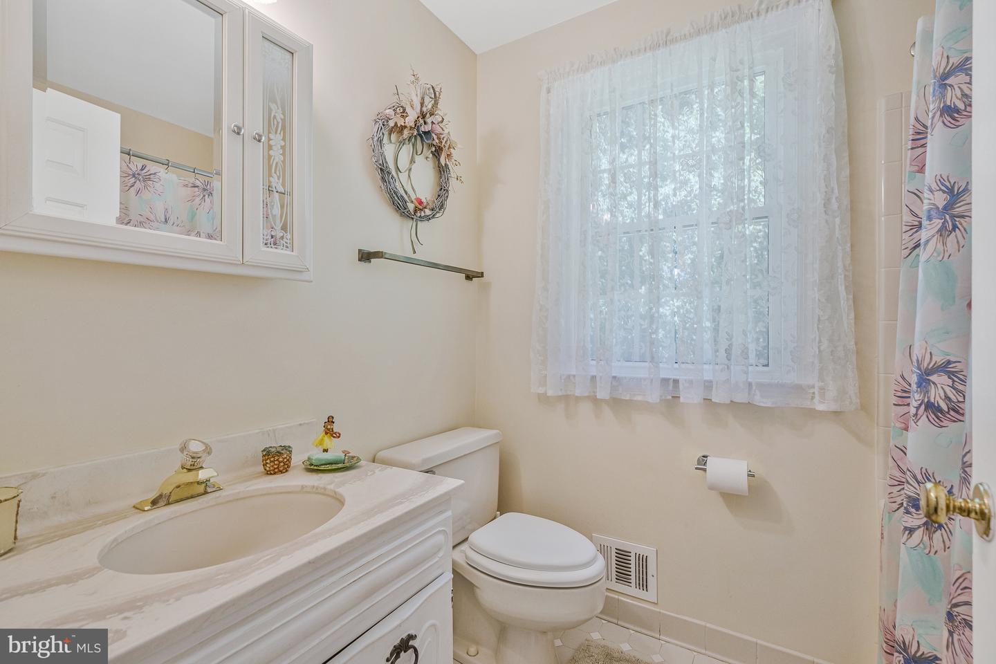1202 FORESTVILLE DR, GREAT FALLS, Virginia 22066, 5 Bedrooms Bedrooms, ,3 BathroomsBathrooms,Residential,For sale,1202 FORESTVILLE DR,VAFX2249902 MLS # VAFX2249902