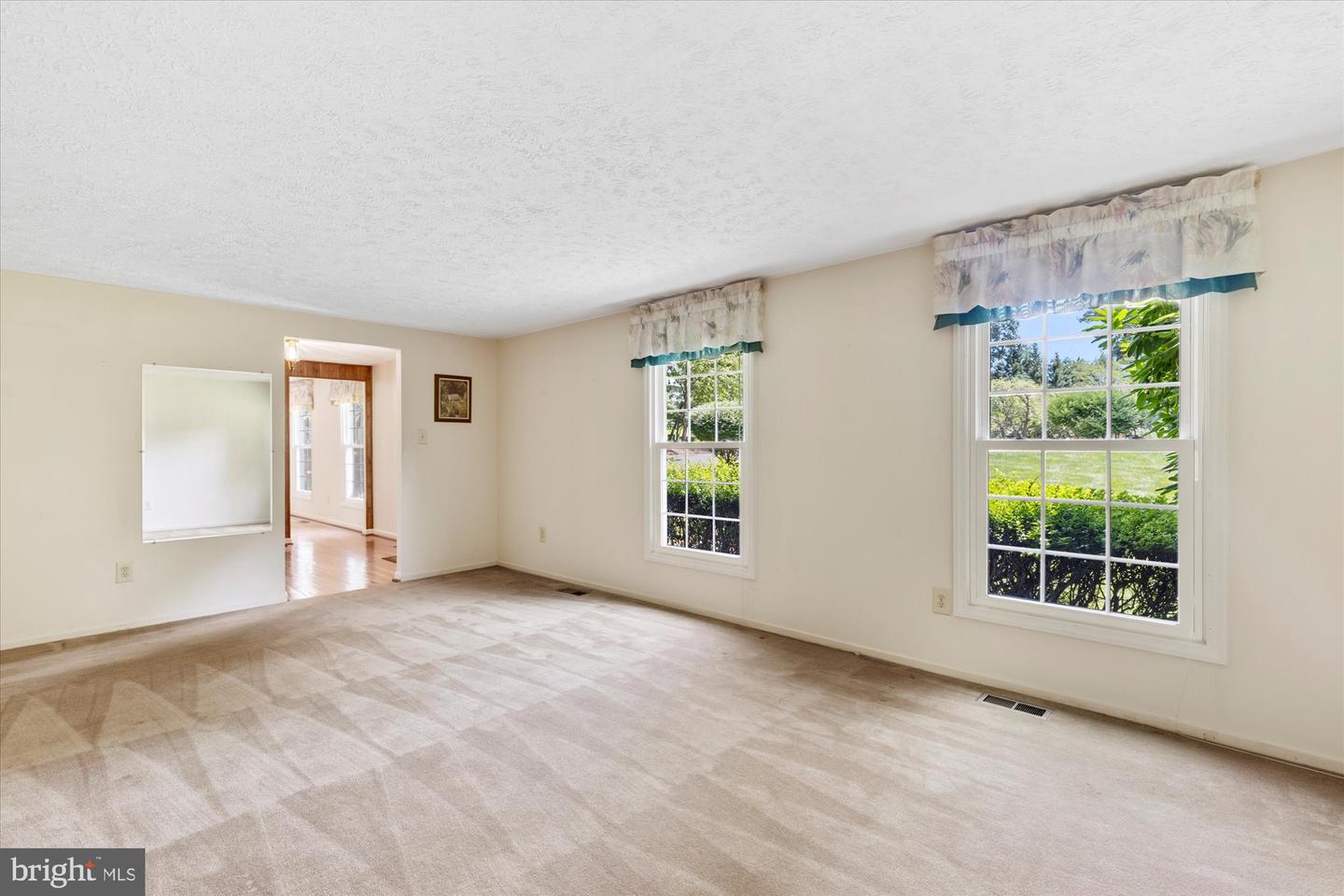 2904 BLUE ROBIN CT, OAK HILL, Virginia 20171, 5 Bedrooms Bedrooms, ,2 BathroomsBathrooms,Residential,For sale,2904 BLUE ROBIN CT,VAFX2249904 MLS # VAFX2249904