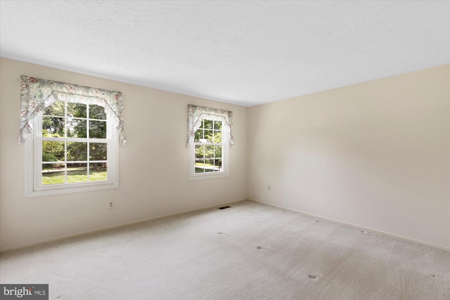 2904 BLUE ROBIN CT, OAK HILL, Virginia 20171, 5 Bedrooms Bedrooms, ,2 BathroomsBathrooms,Residential,For sale,2904 BLUE ROBIN CT,VAFX2249904 MLS # VAFX2249904