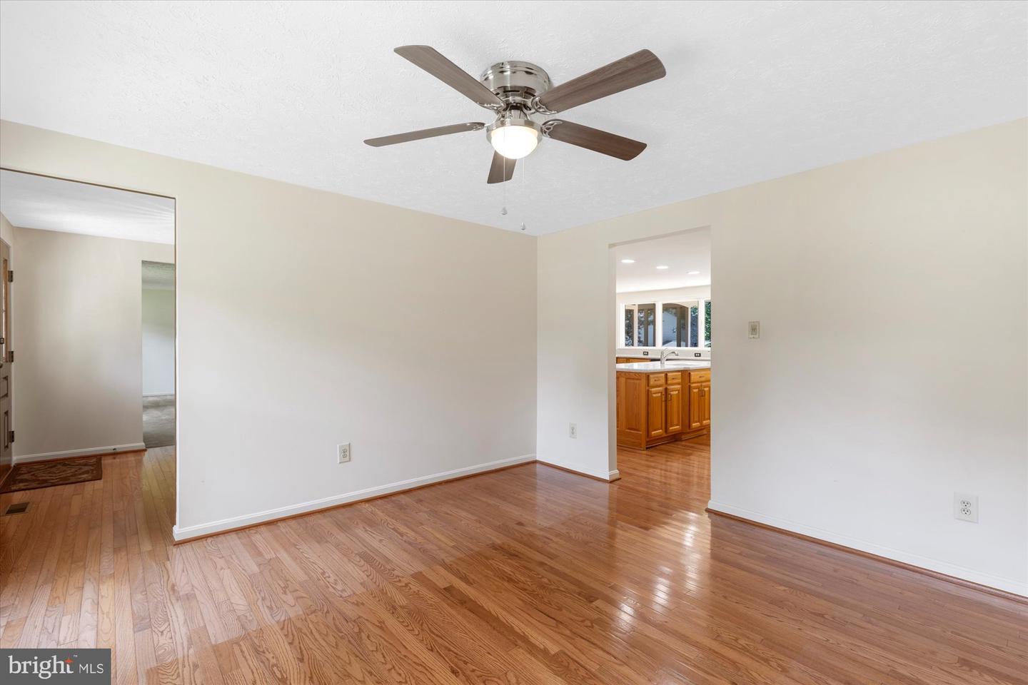 2904 BLUE ROBIN CT, OAK HILL, Virginia 20171, 5 Bedrooms Bedrooms, ,2 BathroomsBathrooms,Residential,For sale,2904 BLUE ROBIN CT,VAFX2249904 MLS # VAFX2249904