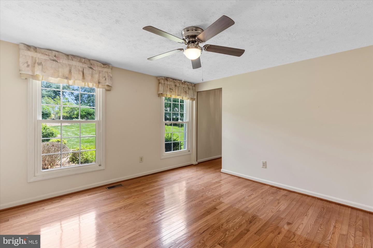 2904 BLUE ROBIN CT, OAK HILL, Virginia 20171, 5 Bedrooms Bedrooms, ,2 BathroomsBathrooms,Residential,For sale,2904 BLUE ROBIN CT,VAFX2249904 MLS # VAFX2249904