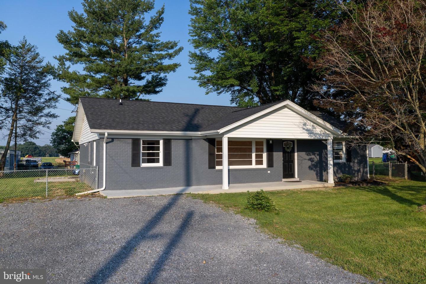 6 CHARLES ST, LURAY, Virginia 22835, 3 Bedrooms Bedrooms, ,2 BathroomsBathrooms,Residential,For sale,6 CHARLES ST,VAPA2005074 MLS # VAPA2005074