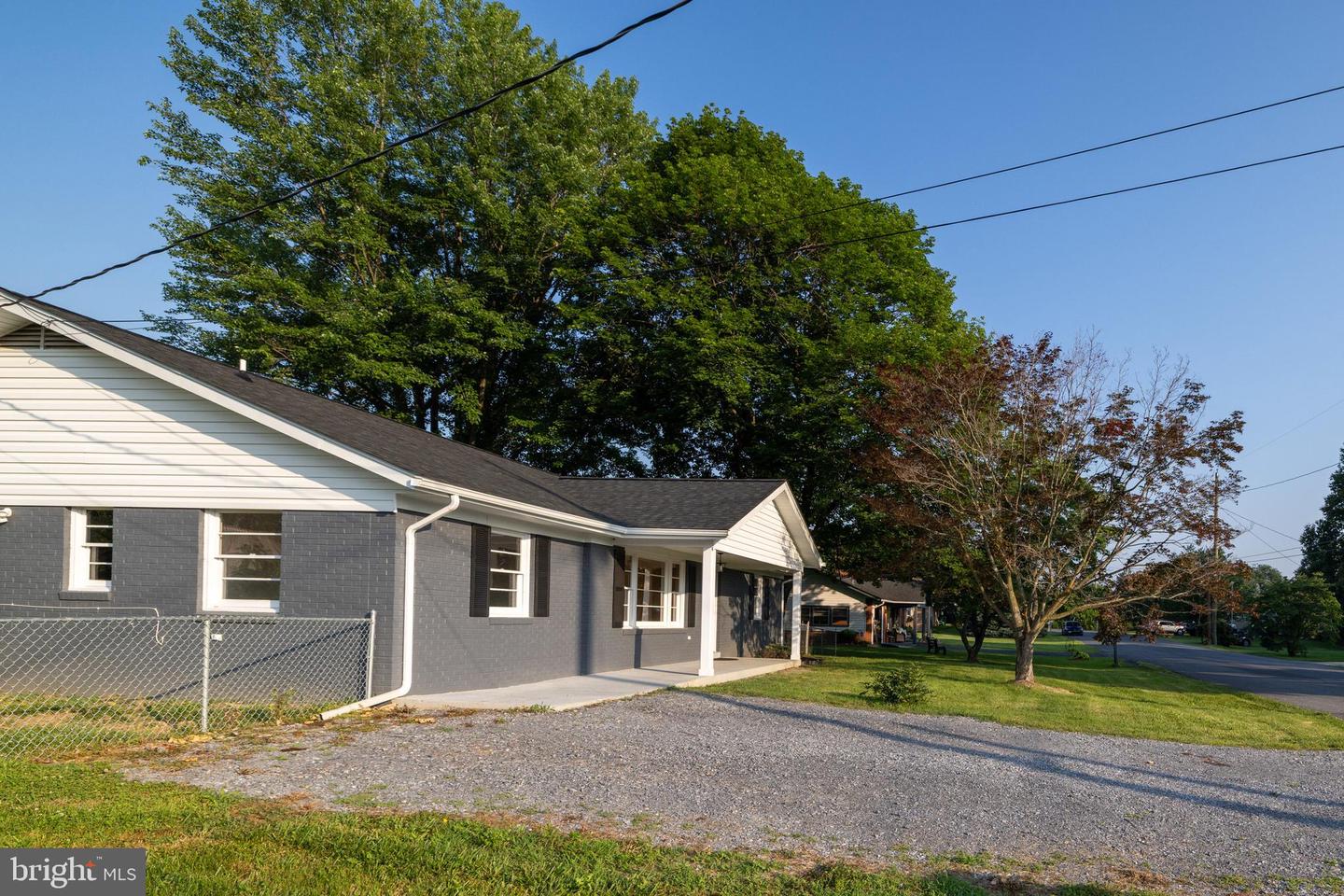 6 CHARLES ST, LURAY, Virginia 22835, 3 Bedrooms Bedrooms, ,2 BathroomsBathrooms,Residential,For sale,6 CHARLES ST,VAPA2005074 MLS # VAPA2005074
