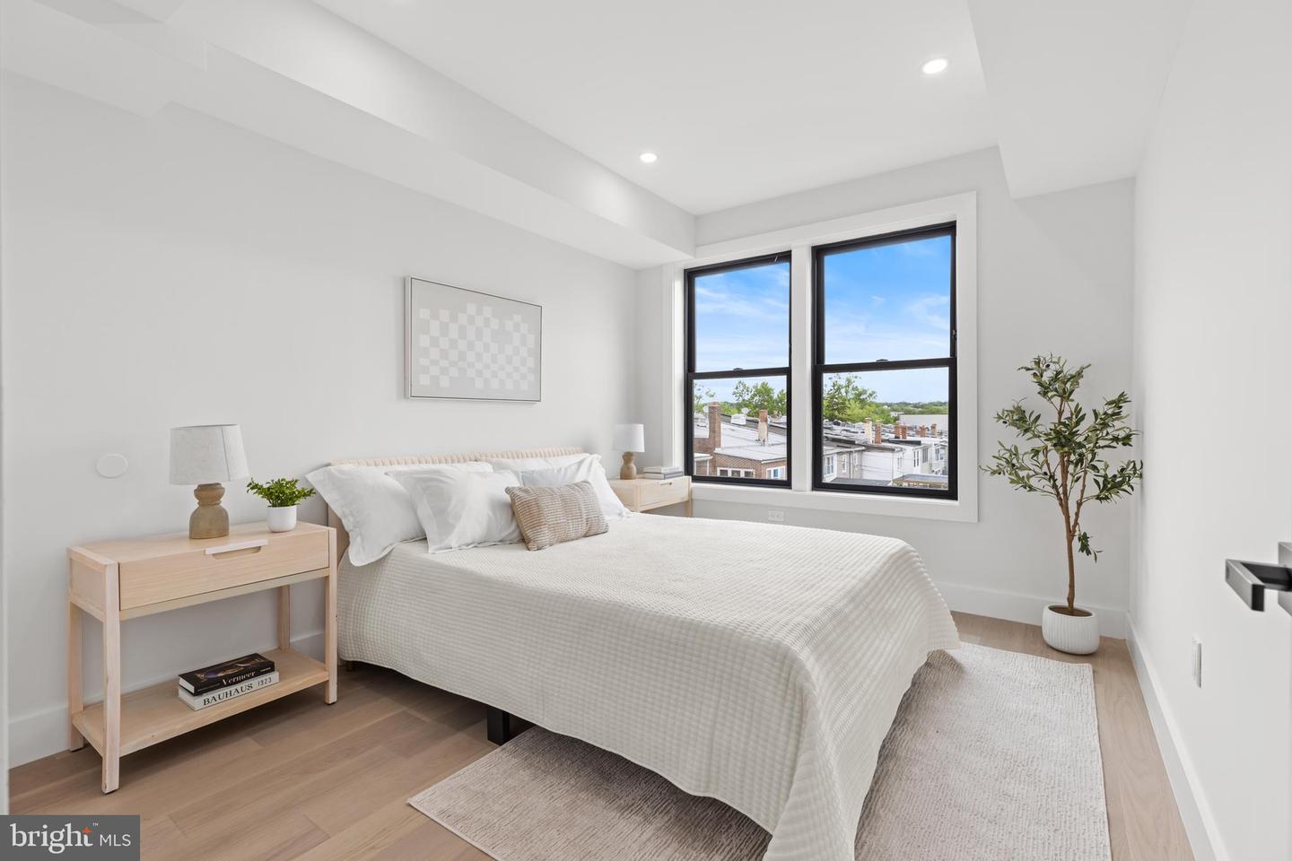 3923 14TH ST NW #PH7, WASHINGTON, District Of Columbia 20011, 2 Bedrooms Bedrooms, ,2 BathroomsBathrooms,Residential,For sale,3923 14TH ST NW #PH7,DCDC2207652 MLS # DCDC2207652