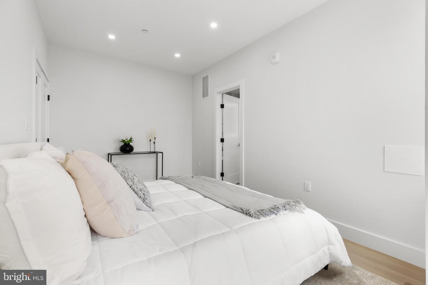 3923 14TH ST NW #PH7, WASHINGTON, District Of Columbia 20011, 2 Bedrooms Bedrooms, ,2 BathroomsBathrooms,Residential,For sale,3923 14TH ST NW #PH7,DCDC2207652 MLS # DCDC2207652