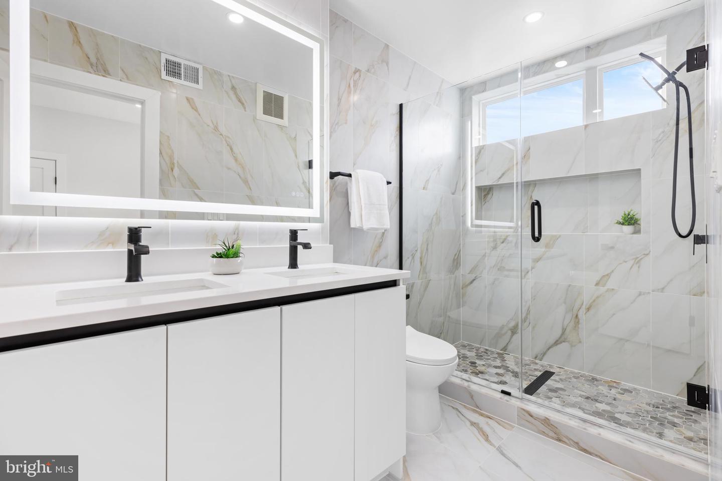 3923 14TH ST NW #PH7, WASHINGTON, District Of Columbia 20011, 2 Bedrooms Bedrooms, ,2 BathroomsBathrooms,Residential,For sale,3923 14TH ST NW #PH7,DCDC2207652 MLS # DCDC2207652