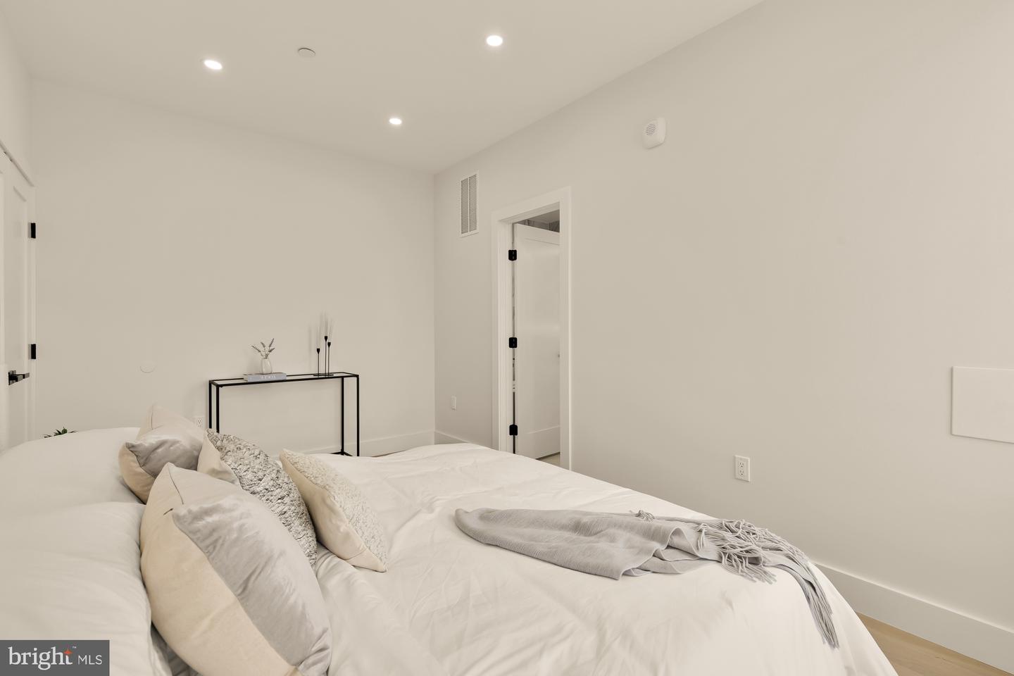 3923 14TH ST NW #PH7, WASHINGTON, District Of Columbia 20011, 2 Bedrooms Bedrooms, ,2 BathroomsBathrooms,Residential,For sale,3923 14TH ST NW #PH7,DCDC2207652 MLS # DCDC2207652 3923 14TH ST NW #PH7, WASHINGTON, District Of Columbia 20011, 2 Bedrooms Bedrooms, ,2 BathroomsBathrooms,Residential,For sale,3923 14TH ST NW #PH7,DCDC2207652 MLS # DCDC2207652