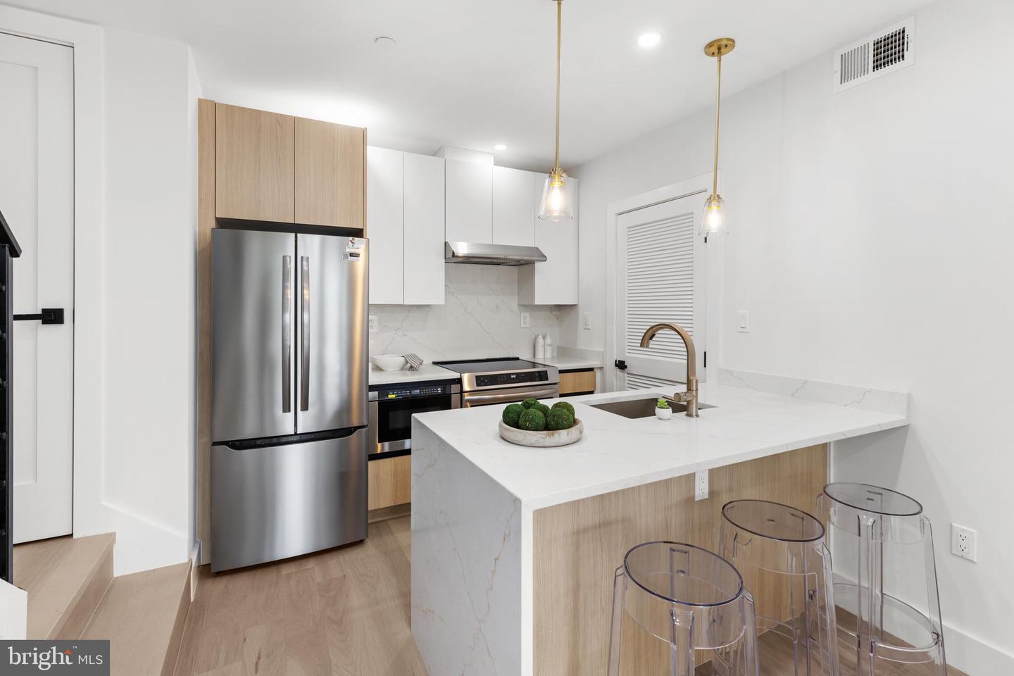 3923 14TH ST NW #PH7, WASHINGTON, District Of Columbia 20011, 2 Bedrooms Bedrooms, ,2 BathroomsBathrooms,Residential,For sale,3923 14TH ST NW #PH7,DCDC2207652 MLS # DCDC2207652