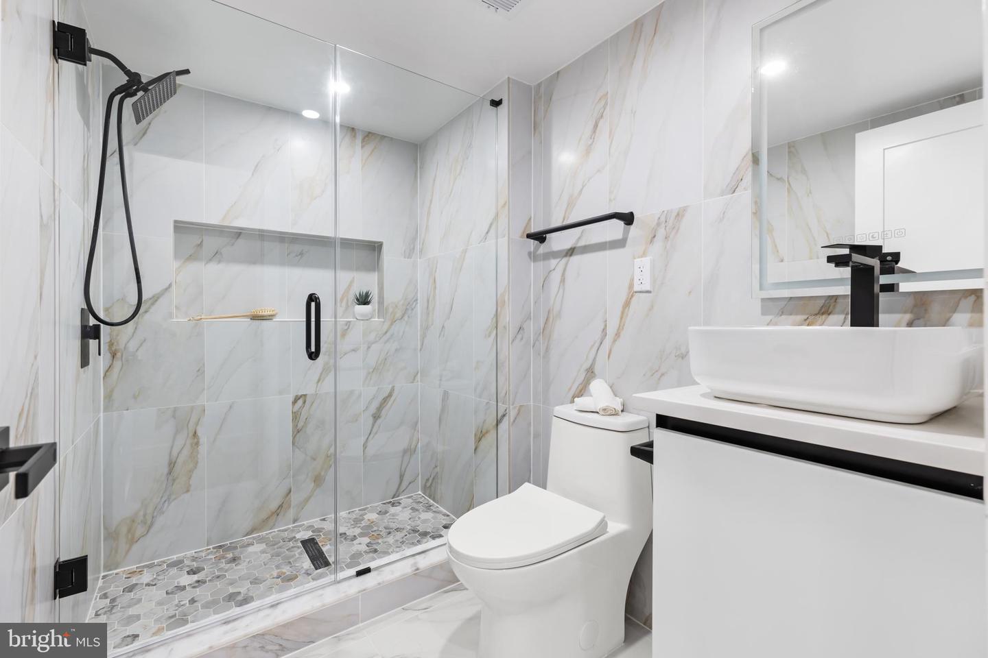 3923 14TH ST NW #PH7, WASHINGTON, District Of Columbia 20011, 2 Bedrooms Bedrooms, ,2 BathroomsBathrooms,Residential,For sale,3923 14TH ST NW #PH7,DCDC2207652 MLS # DCDC2207652