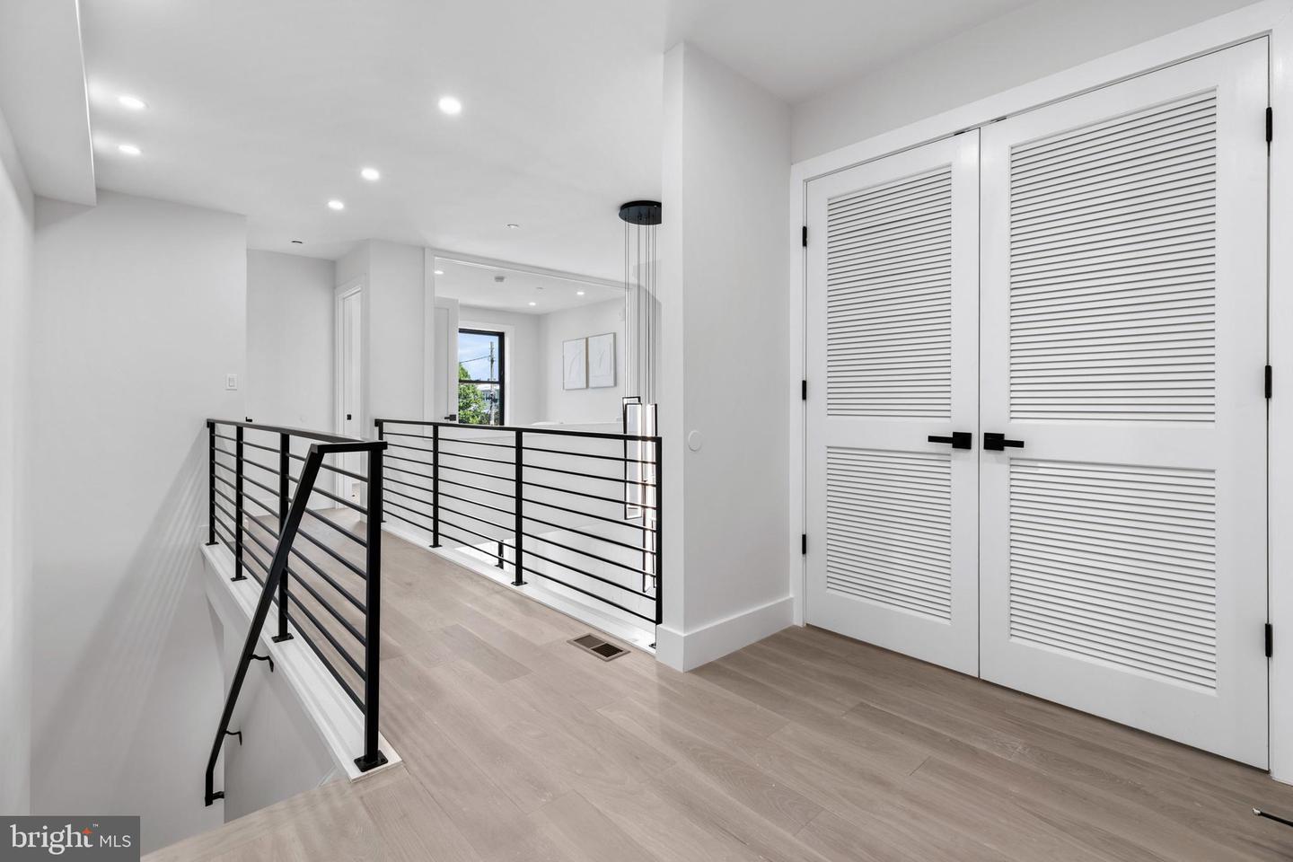 3923 14TH ST NW #5, WASHINGTON, District Of Columbia 20011, 2 Bedrooms Bedrooms, ,2 BathroomsBathrooms,Residential,For sale,3923 14TH ST NW #5,DCDC2207676 MLS # DCDC2207676