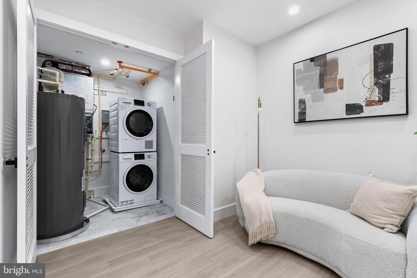 3923 14TH ST NW #5, WASHINGTON, District Of Columbia 20011, 2 Bedrooms Bedrooms, ,2 BathroomsBathrooms,Residential,For sale,3923 14TH ST NW #5,DCDC2207676 MLS # DCDC2207676