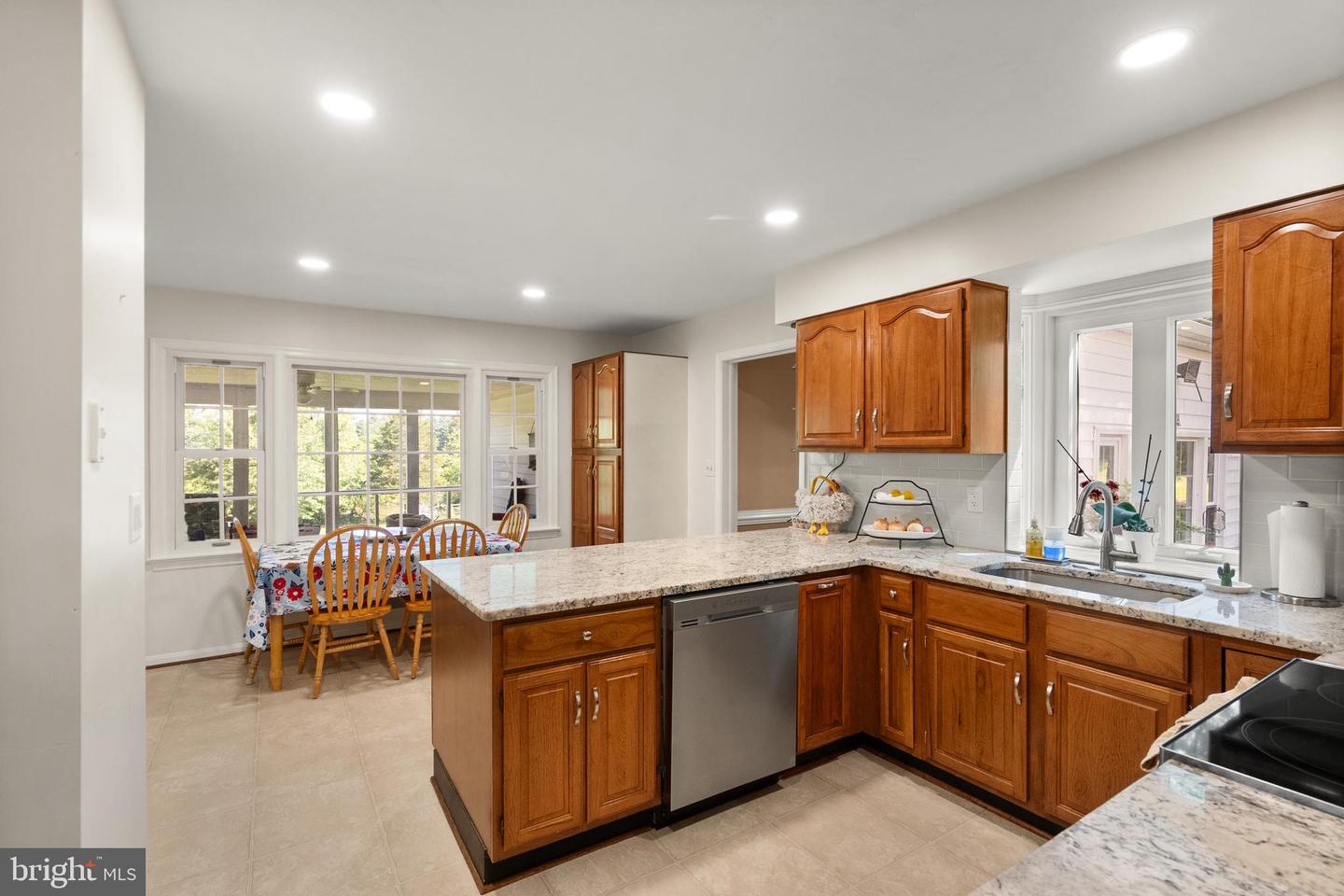 3984 DUMFRIES RD, CATLETT, Virginia 20119, 3 Bedrooms Bedrooms, ,2 BathroomsBathrooms,Residential,For sale,3984 DUMFRIES RD,VAFQ2017196 MLS # VAFQ2017196