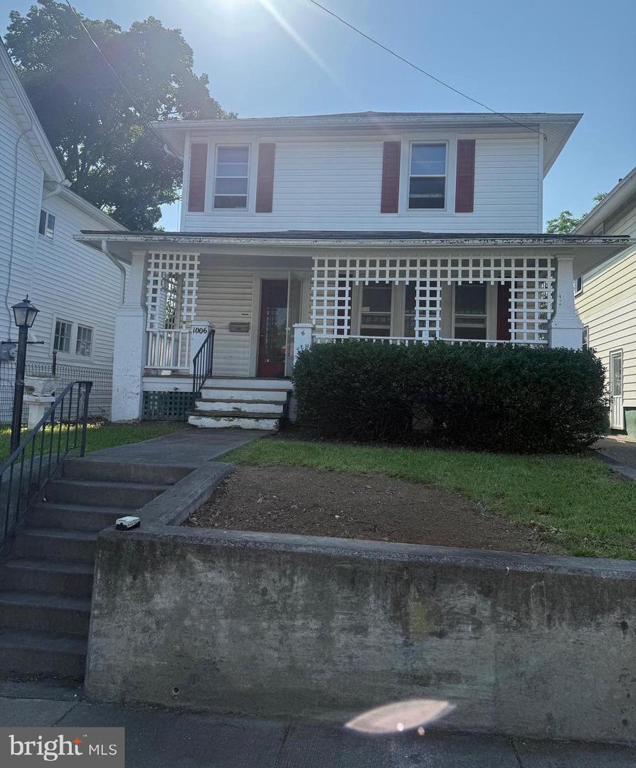1006 S CAMERON ST, WINCHESTER, Virginia 22601, 5 Bedrooms Bedrooms, ,1 BathroomBathrooms,Residential,For sale,1006 S CAMERON ST,VAWI2008040 MLS # VAWI2008040
