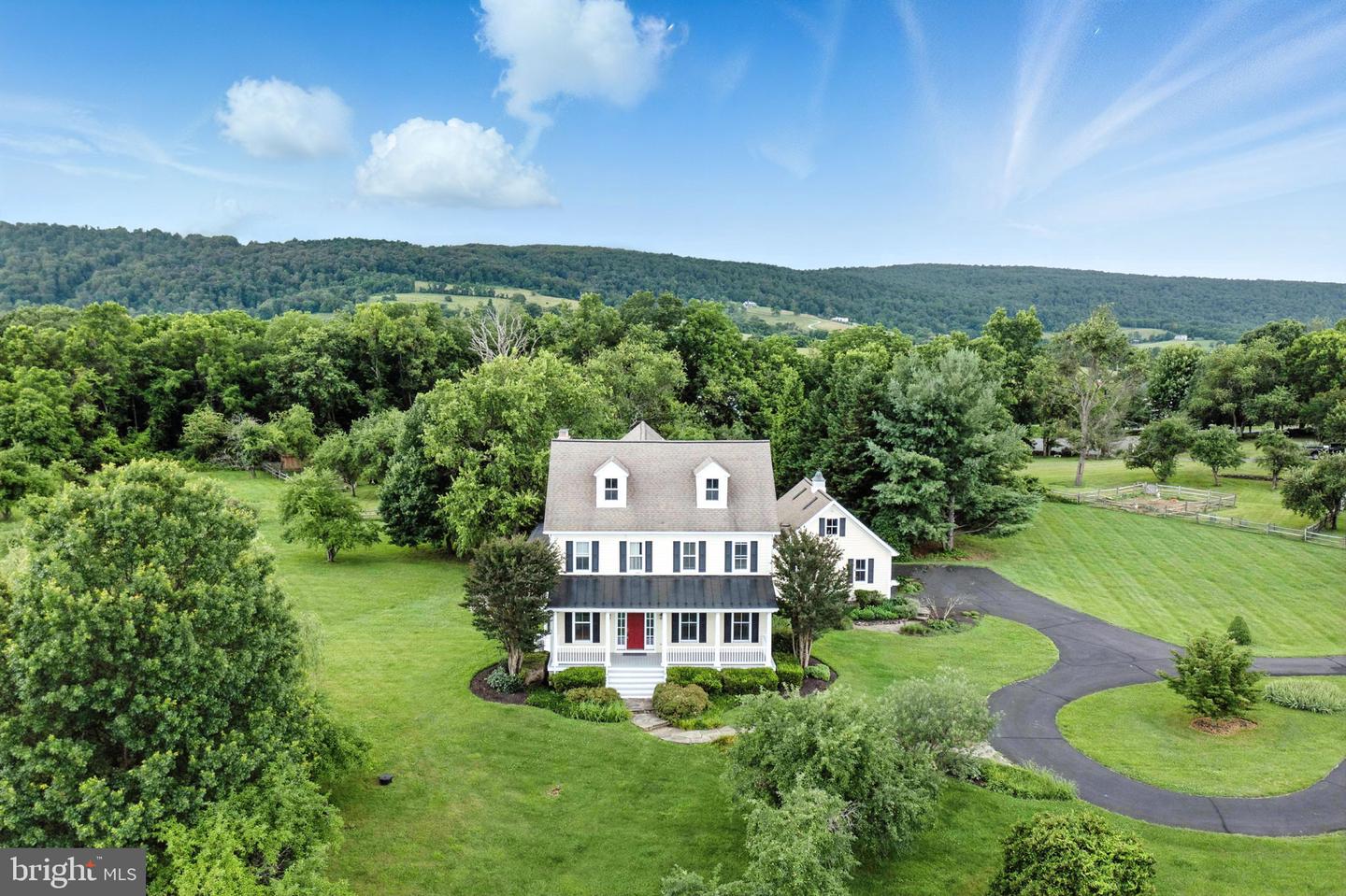 34844 APPLE PRIDE CT, ROUND HILL, Virginia 20141, 5 Bedrooms Bedrooms, ,4 BathroomsBathrooms,Residential,For sale,34844 APPLE PRIDE CT,VALO2100626 MLS # VALO2100626