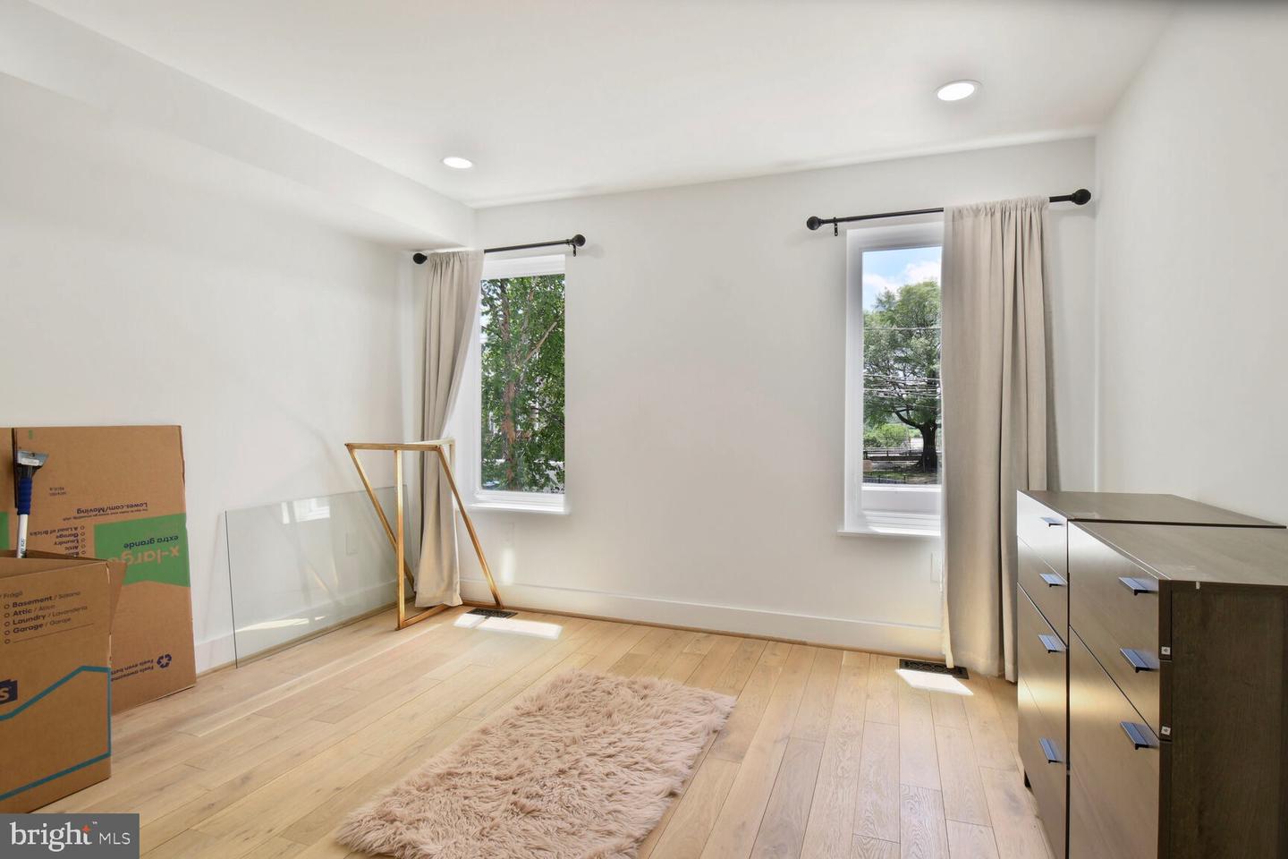 1427 K ST SE, WASHINGTON, District Of Columbia 20003, 4 Bedrooms Bedrooms, ,3 BathroomsBathrooms,Residential,For sale,1427 K ST SE,DCDC2207896 MLS # DCDC2207896