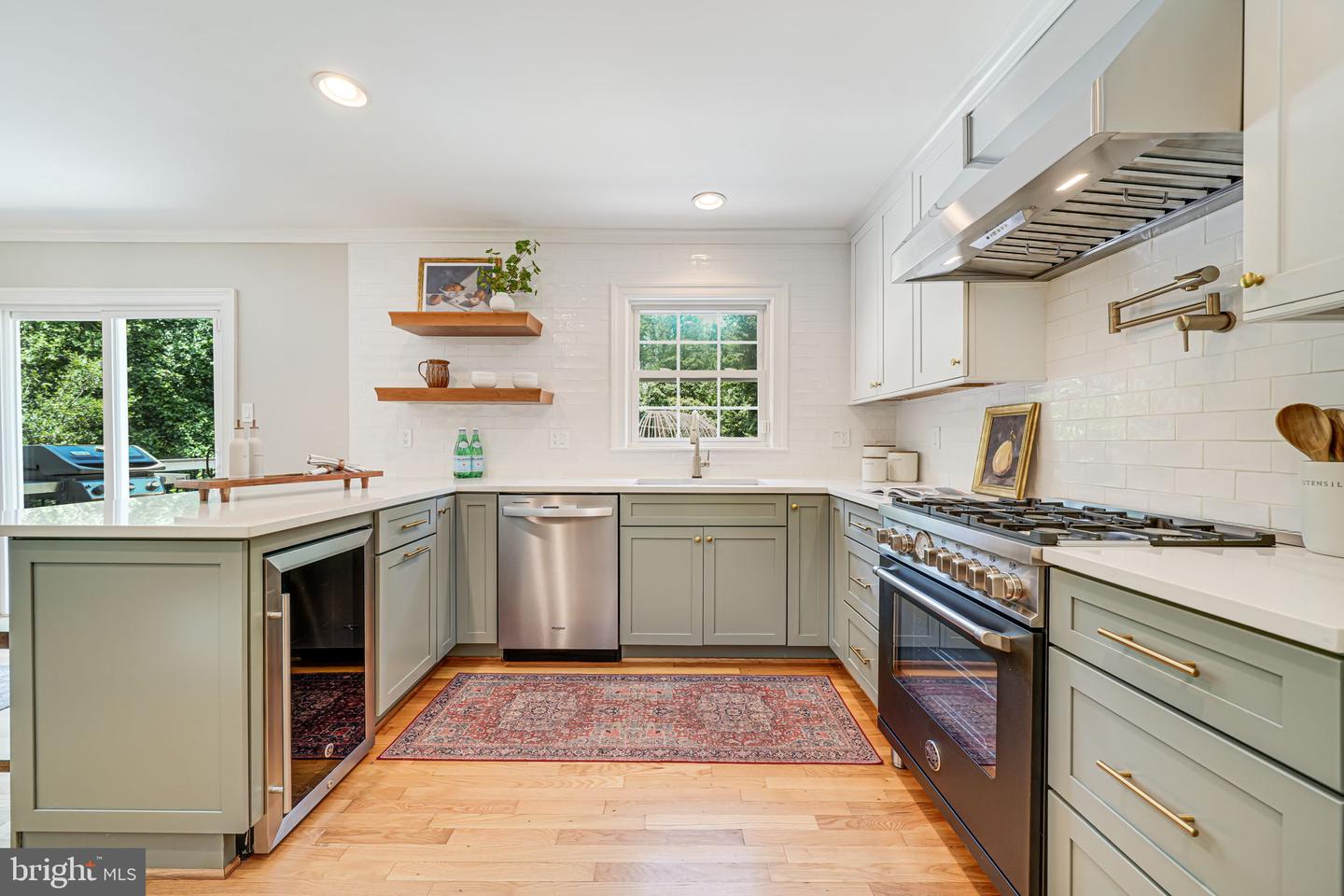 1930 FOXHALL RD, MCLEAN, Virginia 22101, 4 Bedrooms Bedrooms, ,2 BathroomsBathrooms,Residential,For sale,1930 FOXHALL RD,VAFX2252314 MLS # VAFX2252314