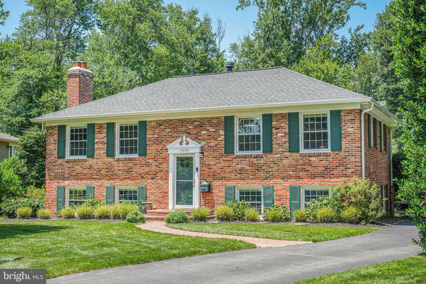1930 FOXHALL RD, MCLEAN, Virginia 22101, 4 Bedrooms Bedrooms, ,2 BathroomsBathrooms,Residential,For sale,1930 FOXHALL RD,VAFX2252314 MLS # VAFX2252314