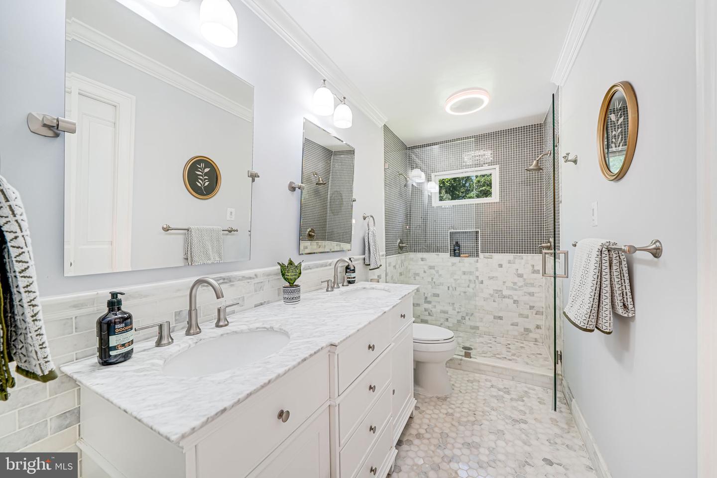 1930 FOXHALL RD, MCLEAN, Virginia 22101, 4 Bedrooms Bedrooms, ,2 BathroomsBathrooms,Residential,For sale,1930 FOXHALL RD,VAFX2252314 MLS # VAFX2252314
