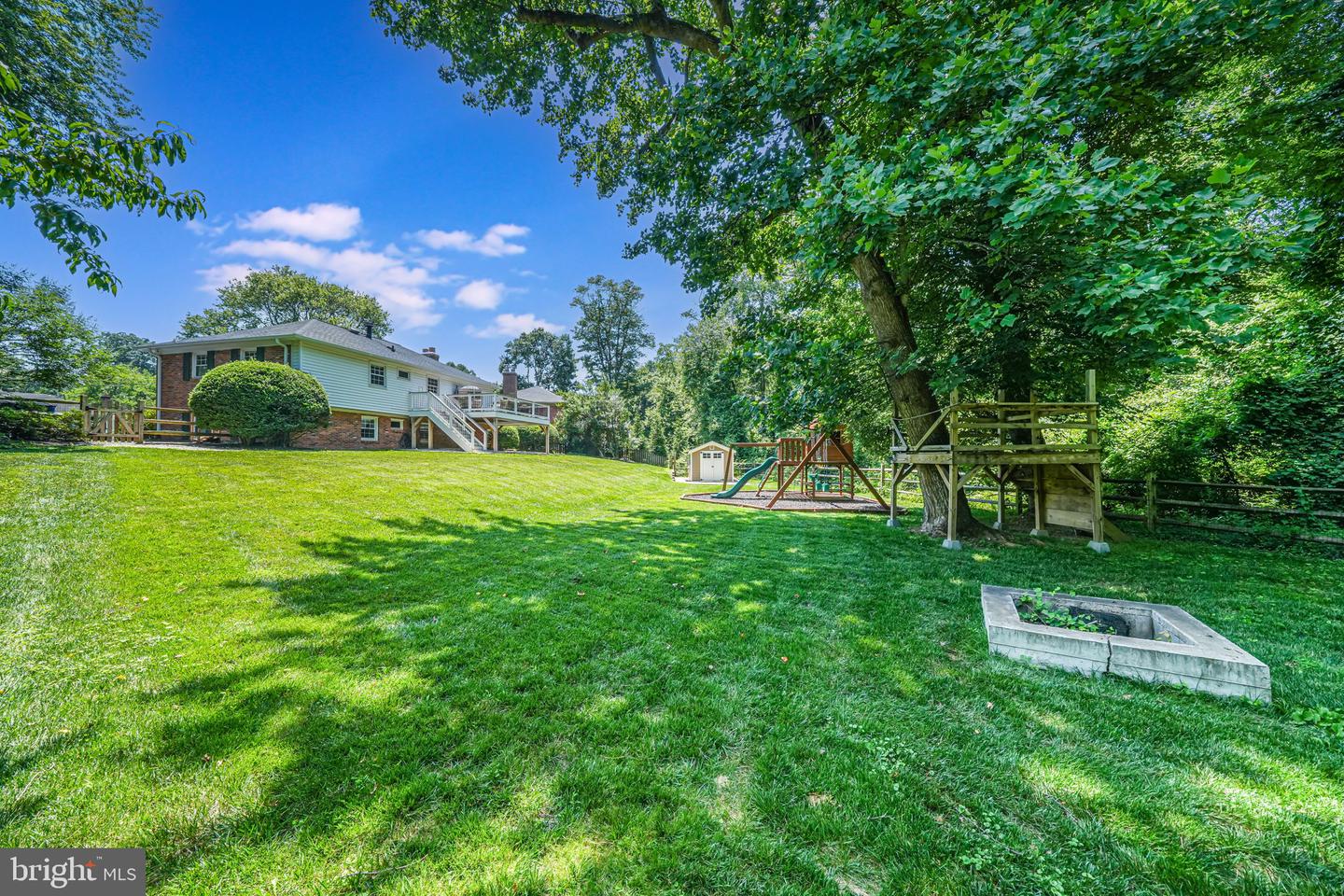 1930 FOXHALL RD, MCLEAN, Virginia 22101, 4 Bedrooms Bedrooms, ,2 BathroomsBathrooms,Residential,For sale,1930 FOXHALL RD,VAFX2252314 MLS # VAFX2252314