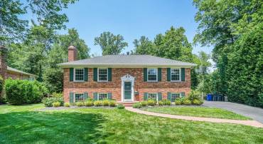 1930 FOXHALL RD, MCLEAN, Virginia 22101, 4 Bedrooms Bedrooms, ,2 BathroomsBathrooms,Residential,For sale,1930 FOXHALL RD,VAFX2252314 MLS # VAFX2252314