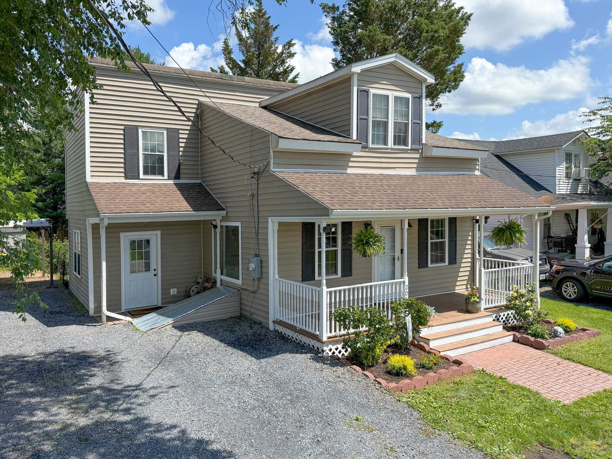 2060 RICE AVE, WAYNESBORO, Virginia 22980, 2 Bedrooms Bedrooms, ,2 BathroomsBathrooms,Residential,2060 RICE AVE,665638 MLS # 665638