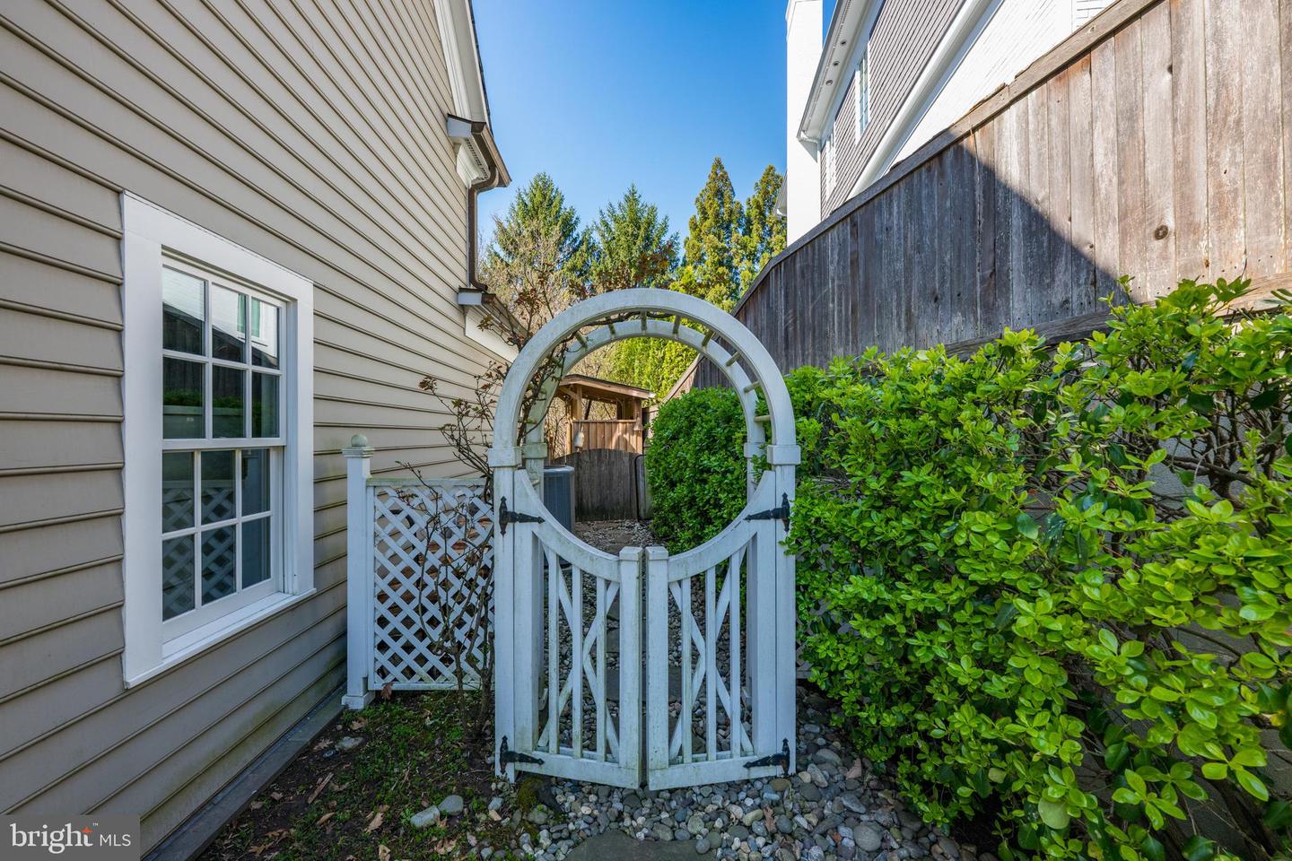 2950 CHAIN BRIDGE RD NW, WASHINGTON, District Of Columbia 20016, 6 Bedrooms Bedrooms, ,7 BathroomsBathrooms,Residential,For sale,2950 CHAIN BRIDGE RD NW,DCDC2208120 MLS # DCDC2208120