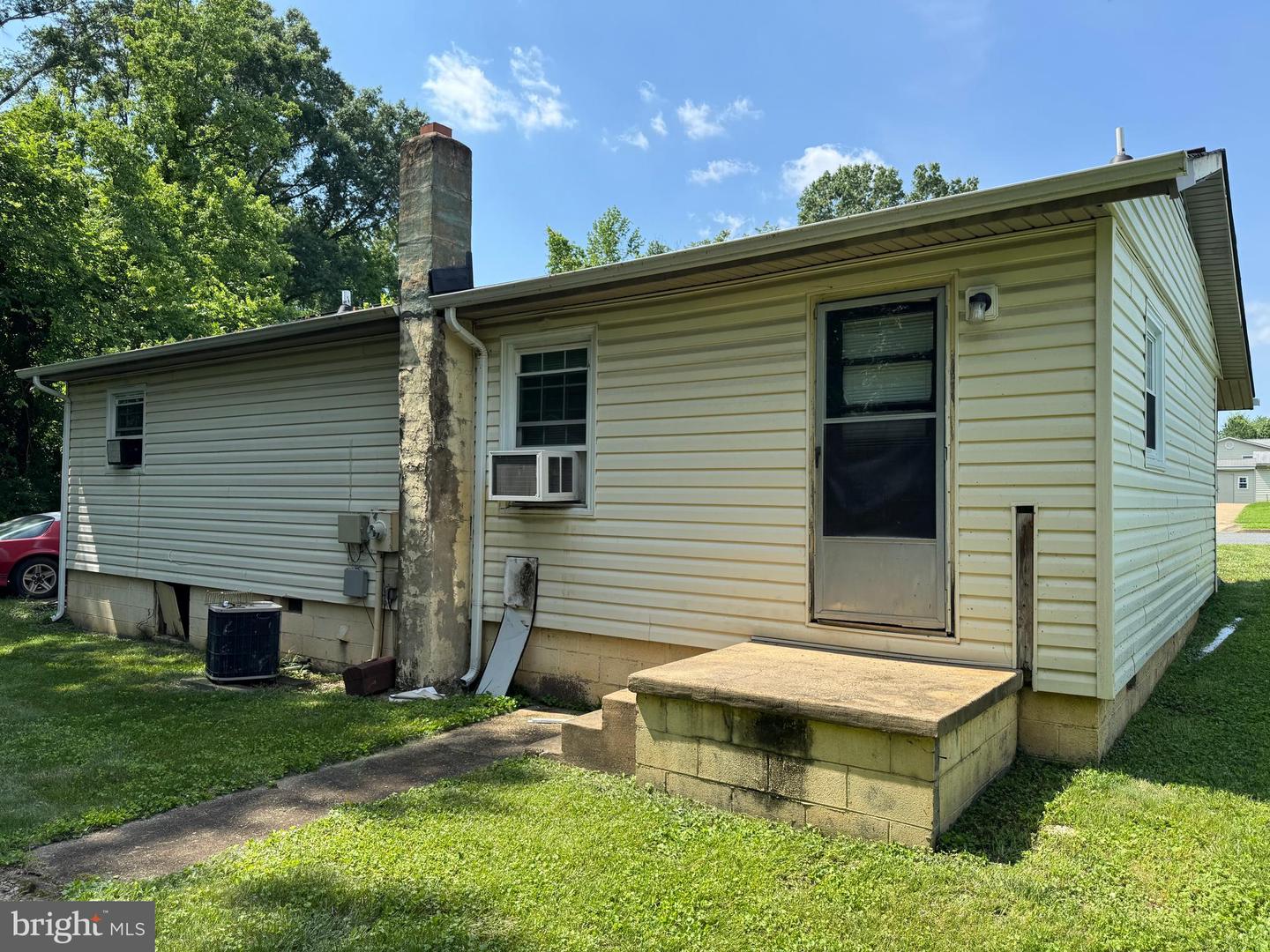 404 NEWELL ST, FREDERICKSBURG, Virginia 22401, 3 Bedrooms Bedrooms, ,1 BathroomBathrooms,Residential,For sale,404 NEWELL ST,VAFB2008512 MLS # VAFB2008512