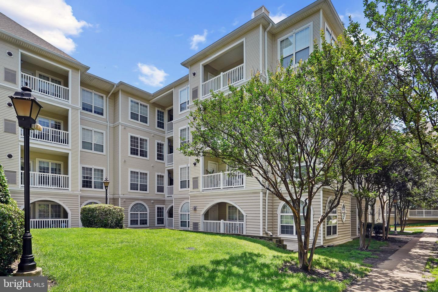 4551 STRUTFIELD LN #4315, ALEXANDRIA, Virginia 22311, 2 Bedrooms Bedrooms, ,2 BathroomsBathrooms,Residential,For sale,4551 STRUTFIELD LN #4315,VAAX2047002 MLS # VAAX2047002