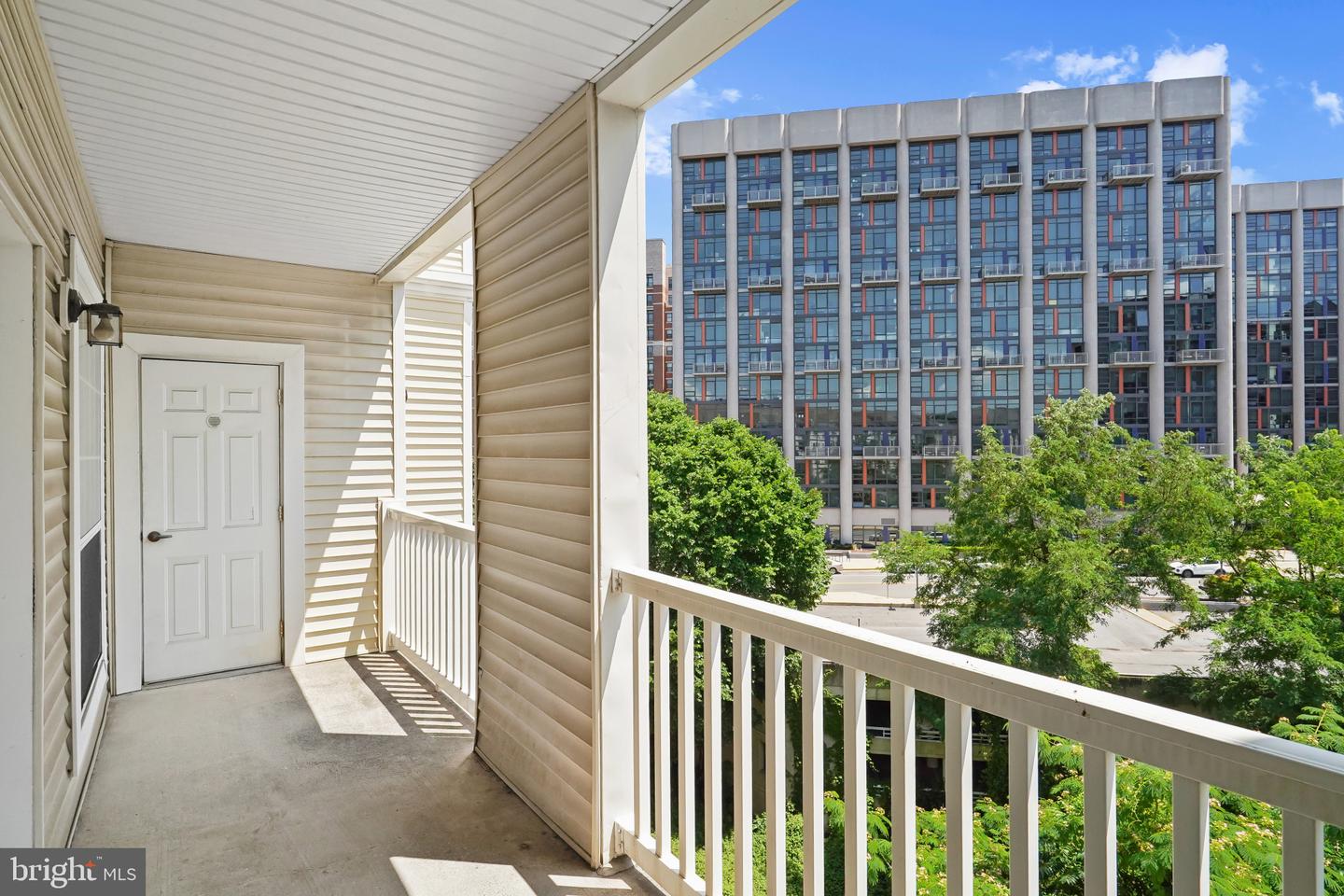 4551 STRUTFIELD LN #4315, ALEXANDRIA, Virginia 22311, 2 Bedrooms Bedrooms, ,2 BathroomsBathrooms,Residential,For sale,4551 STRUTFIELD LN #4315,VAAX2047002 MLS # VAAX2047002