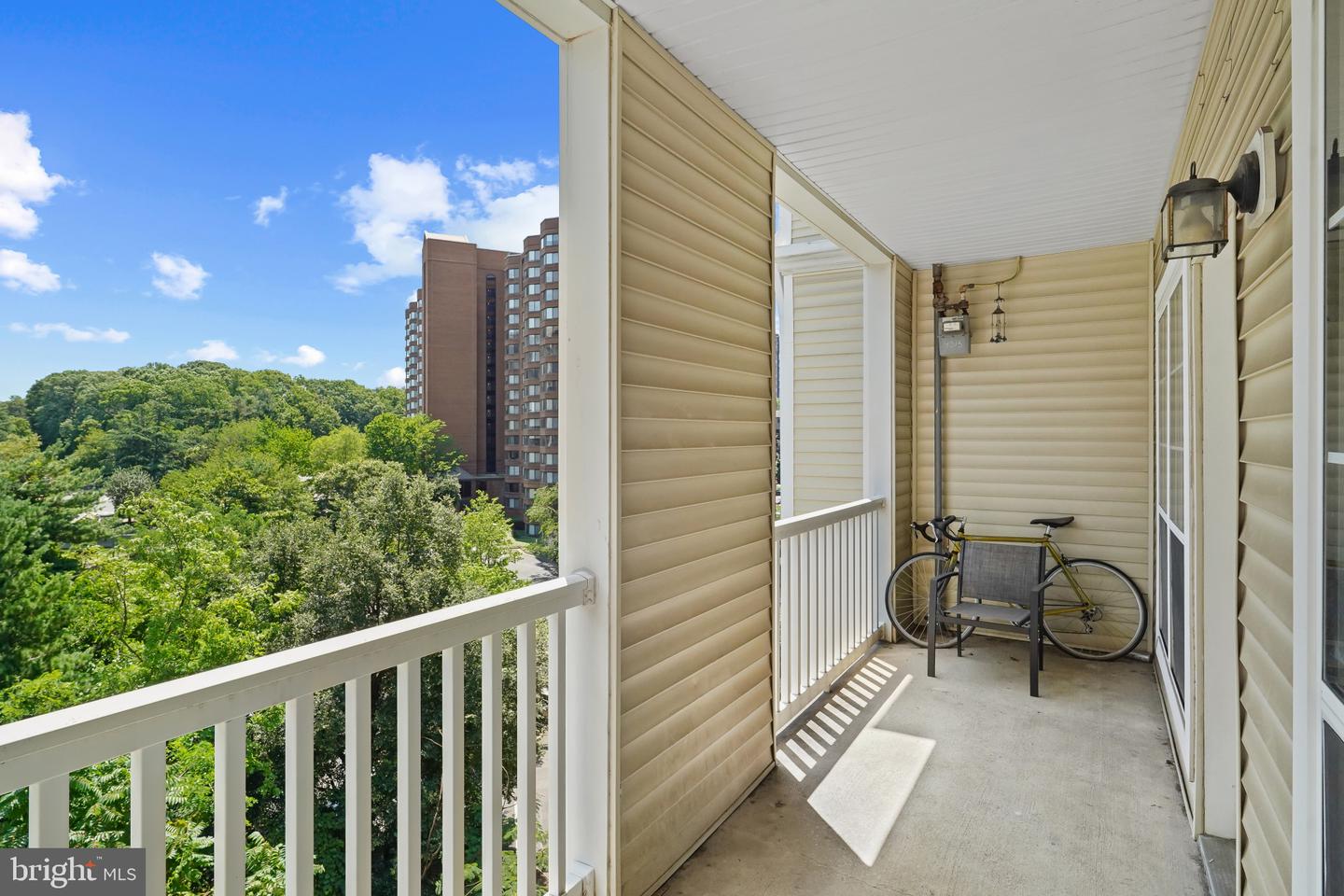 4551 STRUTFIELD LN #4315, ALEXANDRIA, Virginia 22311, 2 Bedrooms Bedrooms, ,2 BathroomsBathrooms,Residential,For sale,4551 STRUTFIELD LN #4315,VAAX2047002 MLS # VAAX2047002